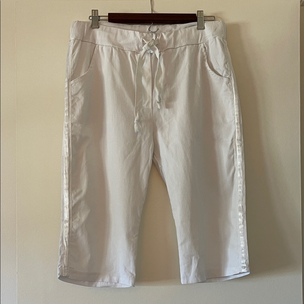 Women's White Capris